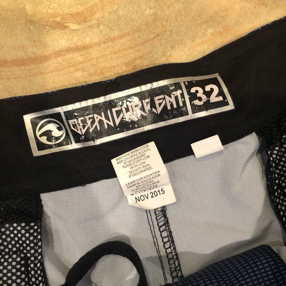Ocean Current board shorts - Picture 2 of 10